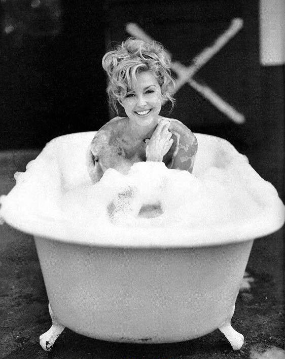 Ashley Judd nude. Photo - 2