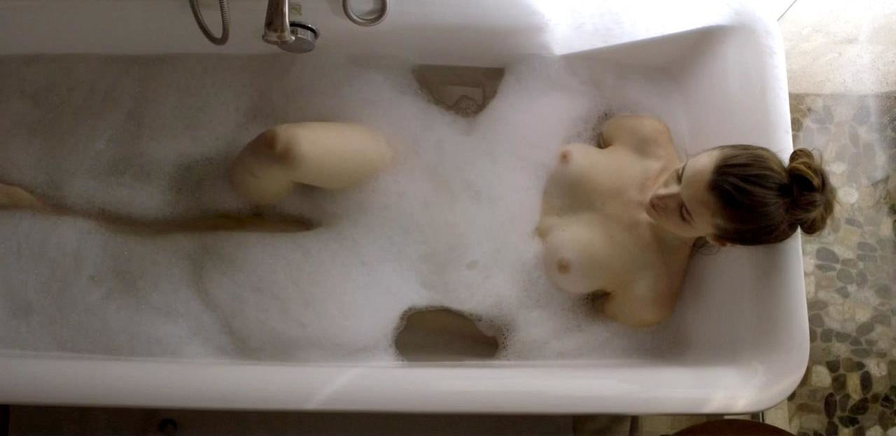 Ashlynn Yennie nude. Photo - 14