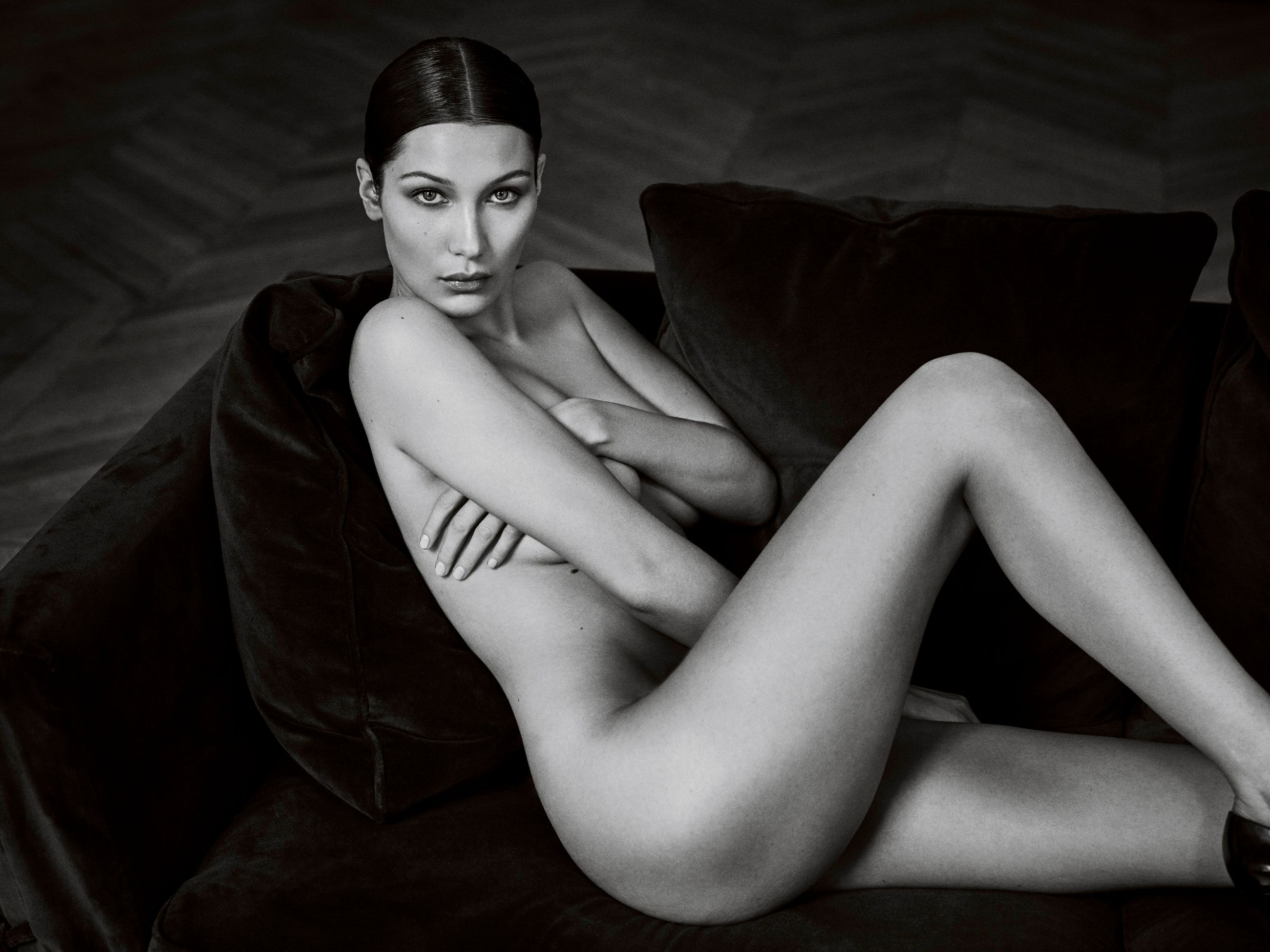 Bella Hadid nude. Photo - 5