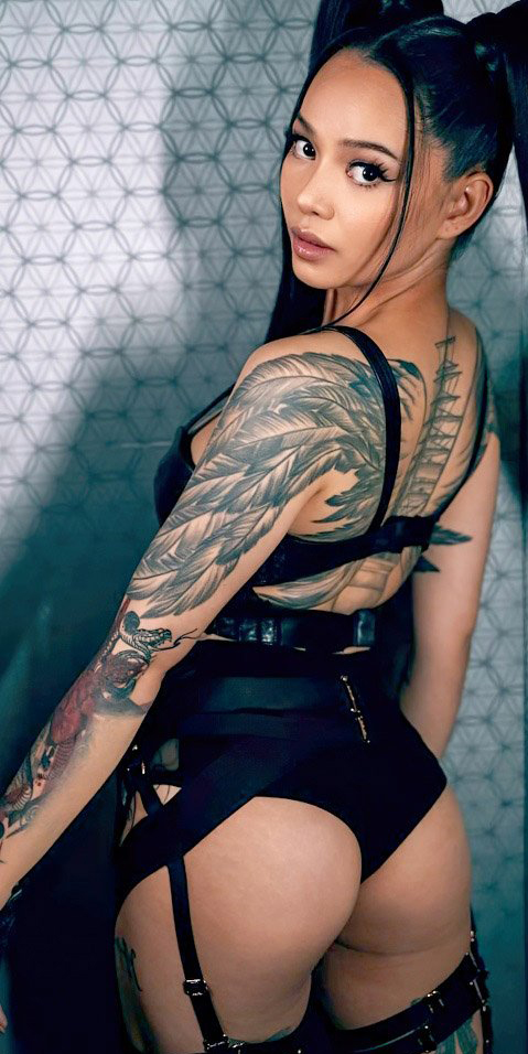 Bella Poarch nude. Photo - 17