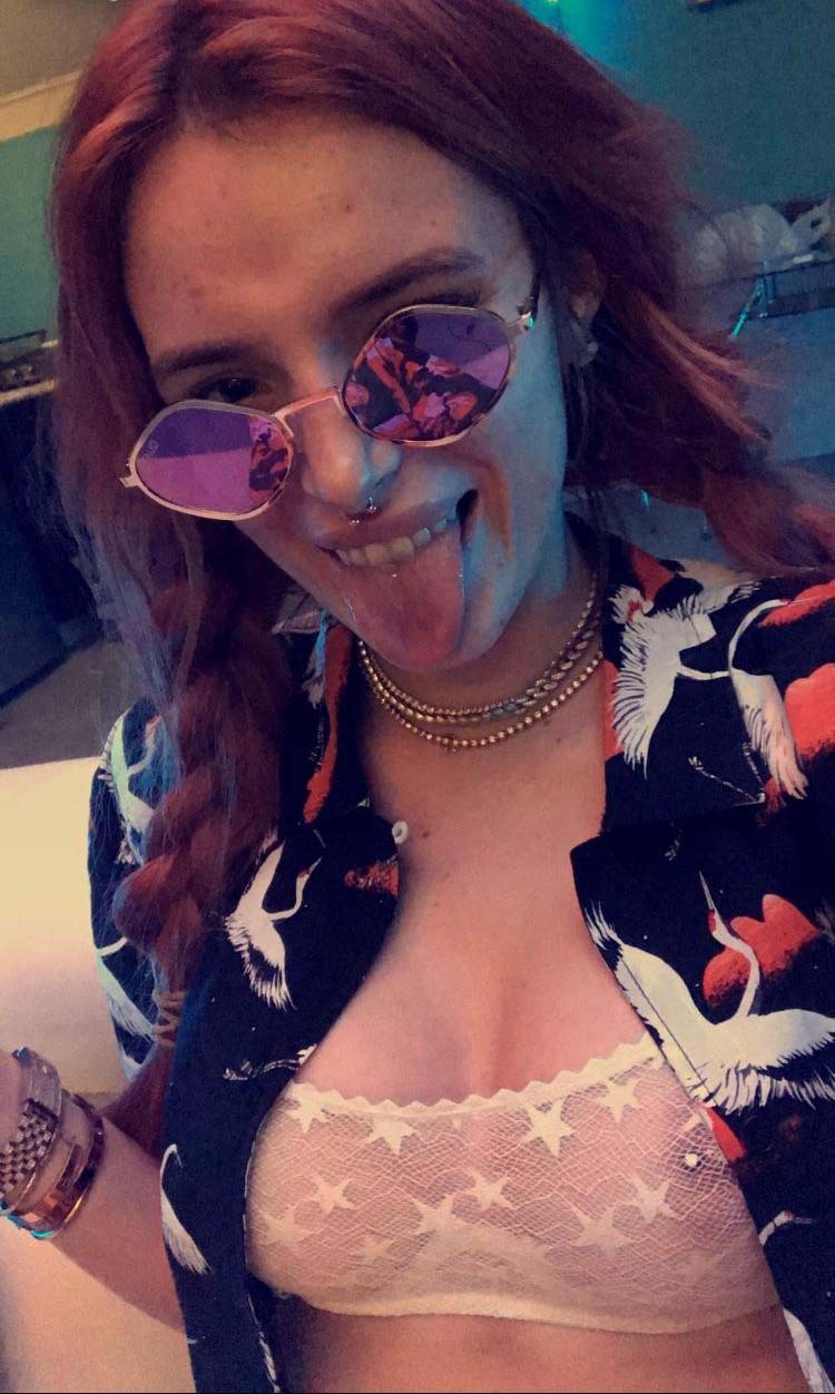 Bella Thorne nude. Photo - 27
