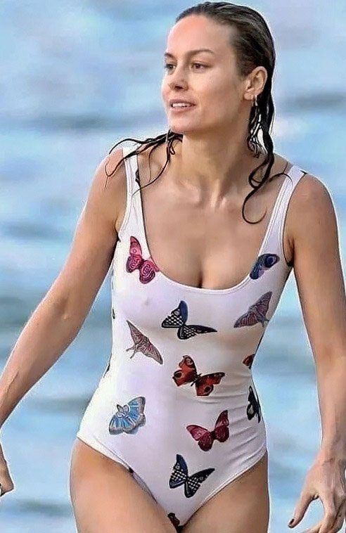 Brie Larson nude. Photo - 609