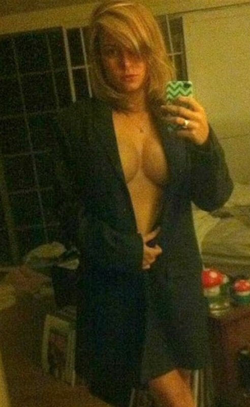 Brie Larson nude. Photo - 638