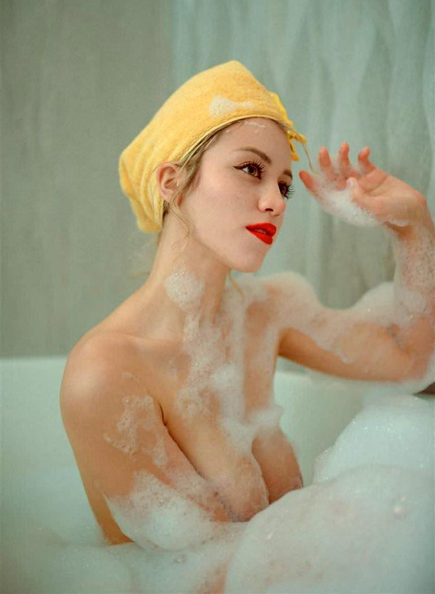 Caylee Cowan nude. Photo - 16