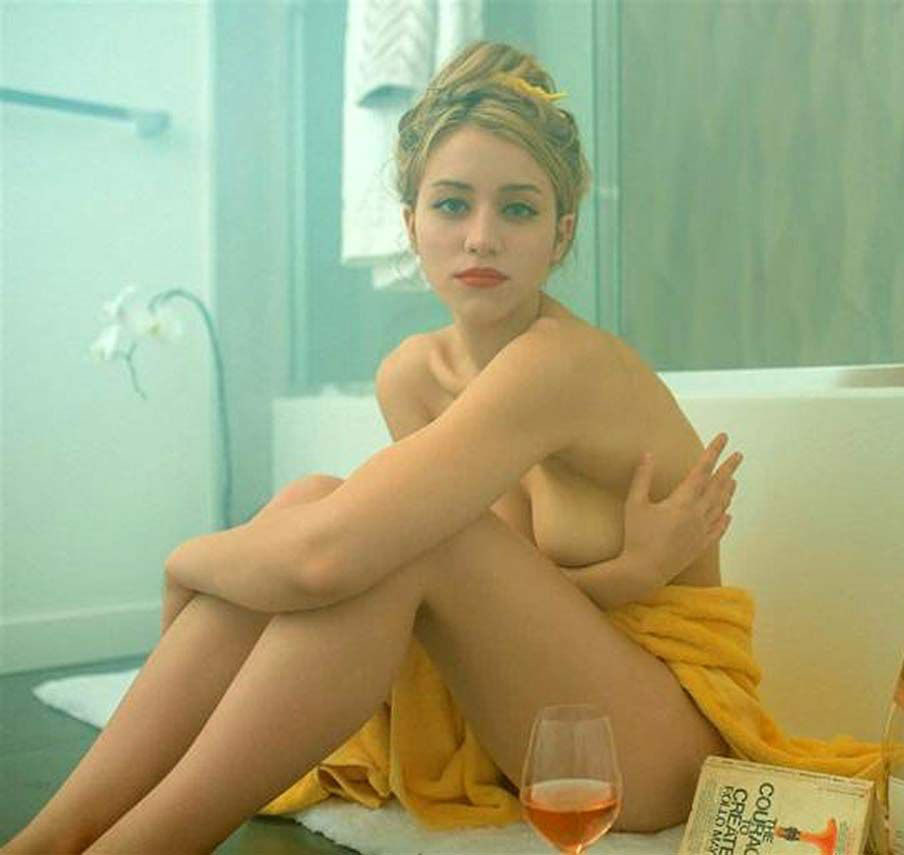 Caylee Cowan nude. Photo - 2