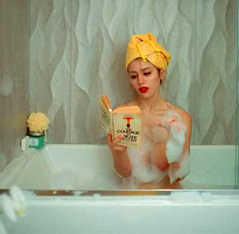 Caylee Cowan nude. Photo - 3