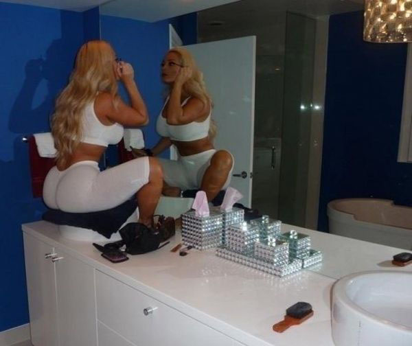 Coco Austin nude. Photo - 17