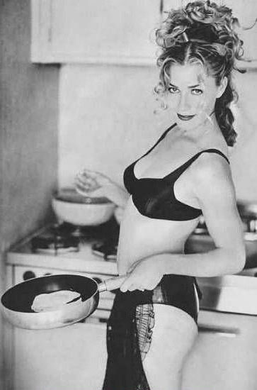 Elisabeth Shue nude. Photo - 1