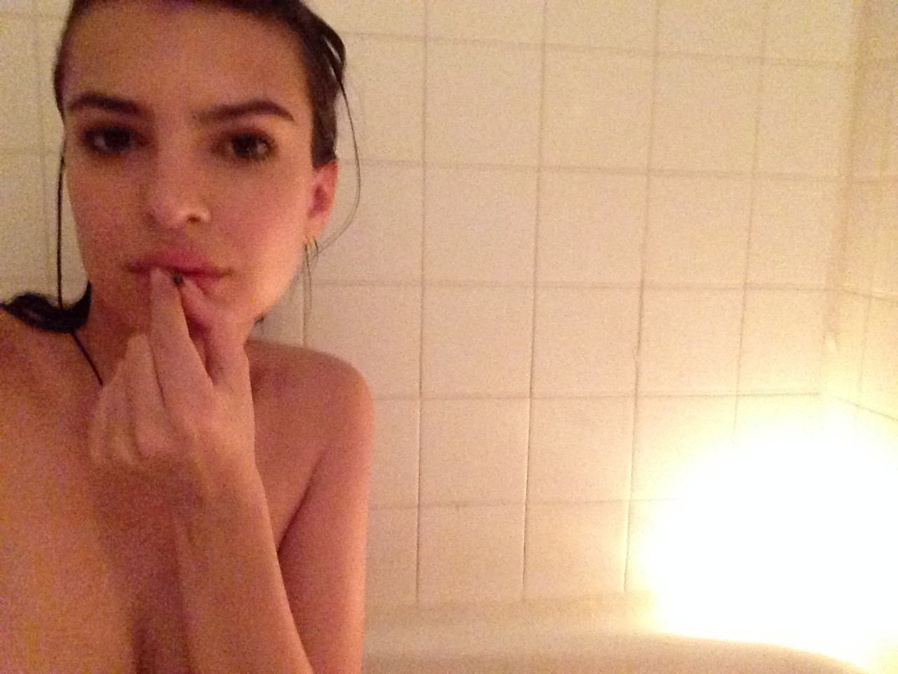 Emily Ratajkowski nude. Photo - 14
