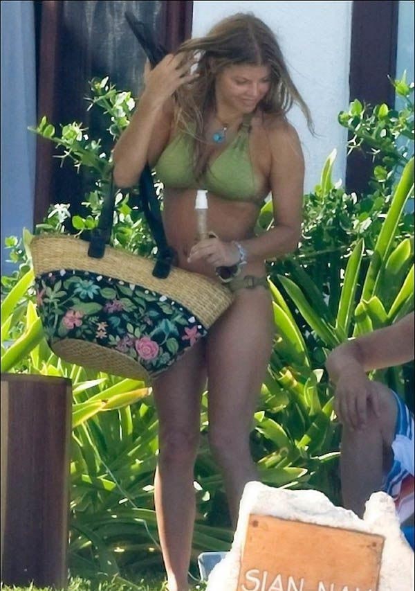 Fergie nude. Photo - 4