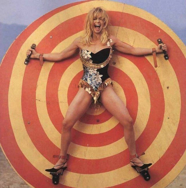 Goldie Hawn nude. Photo - 7