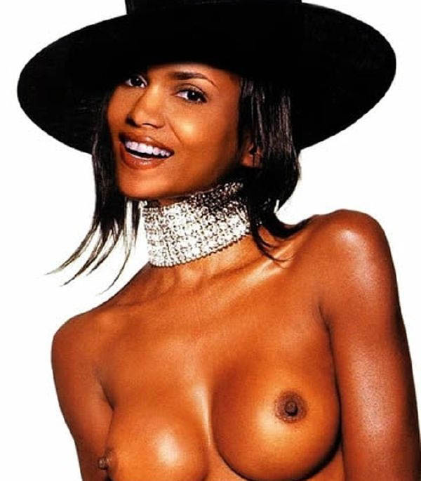 Halle Berry nude. Photo - 43