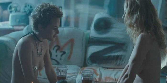 Heather Graham nude. Photo - 12