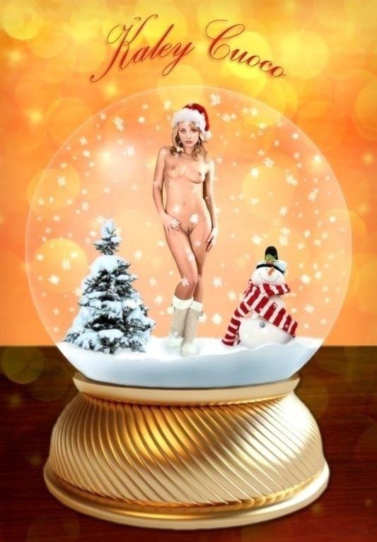 Kaley Cuoco nude. Photo - 4