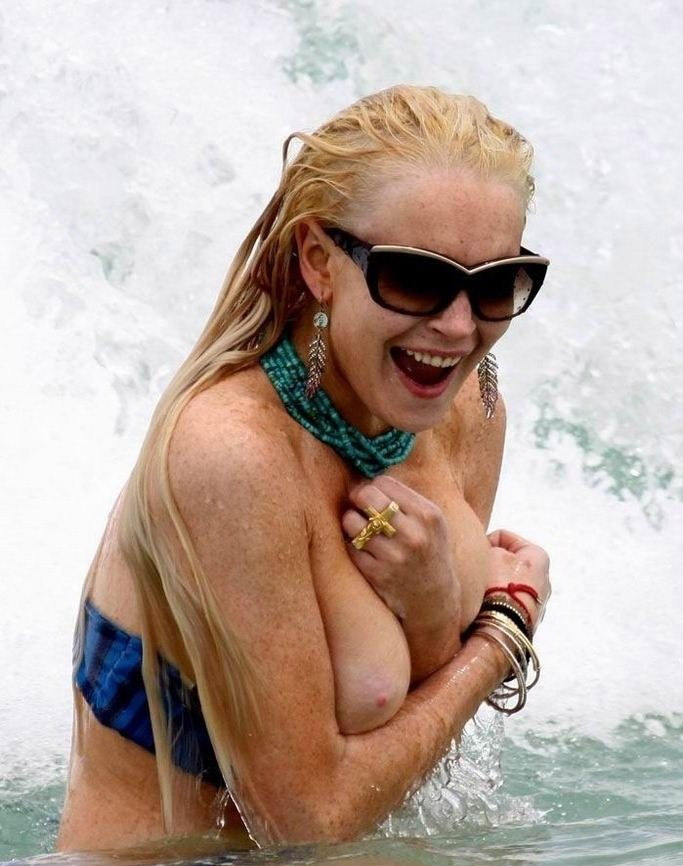 Lindsay Lohan nude. Photo - 75