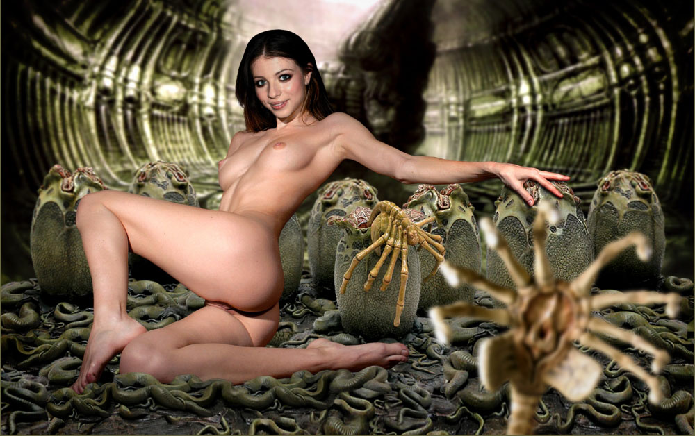 Michelle Trachtenberg nude. Photo - 383