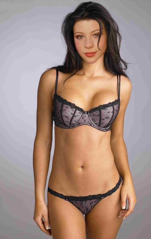 Michelle Trachtenberg nude. Photo - 575