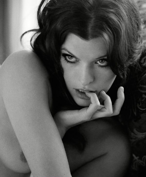 Milla Jovovich nude. Photo - 10