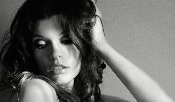 Milla Jovovich nude. Photo - 11