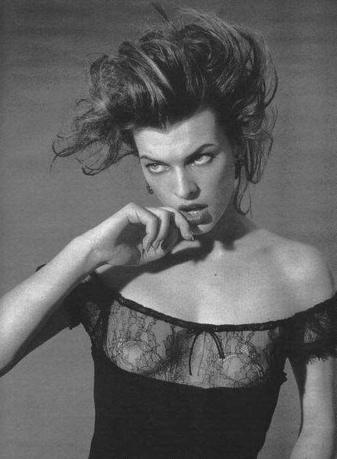 Milla Jovovich nude. Photo - 12