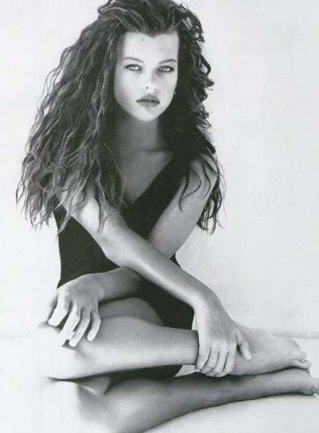 Milla Jovovich nude. Photo - 13