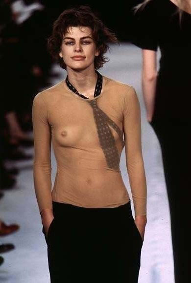 Milla Jovovich nude. Photo - 17