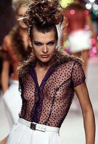 Milla Jovovich nude. Photo - 19