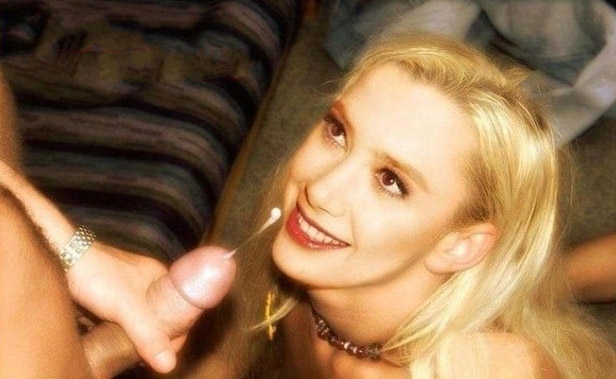 Mira Sorvino nude. Photo - 17