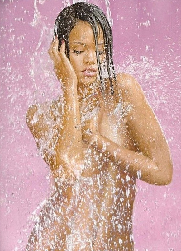 Rihanna nude. Photo - 8