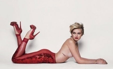 Sara Paxton nude. Photo - 4