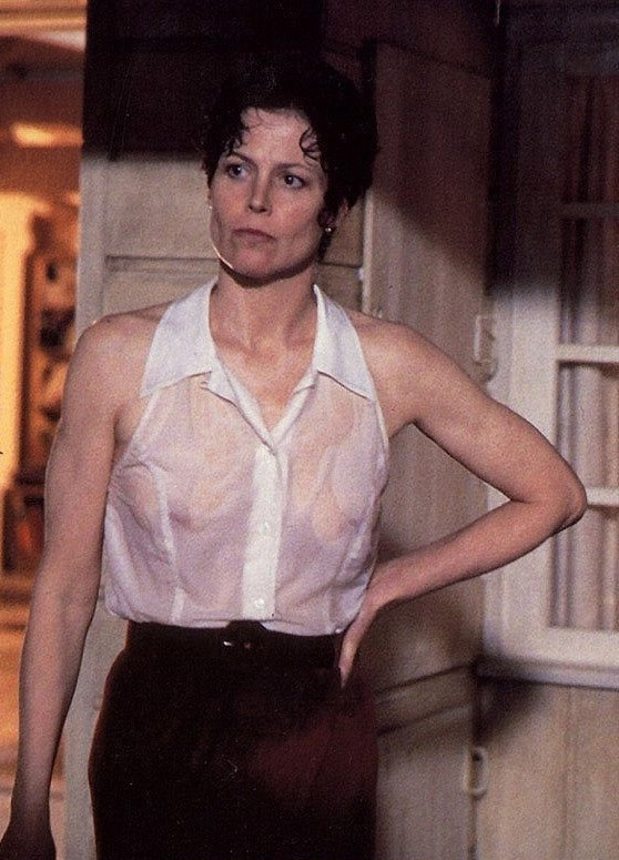 Sigourney Weaver nude. Photo - 5