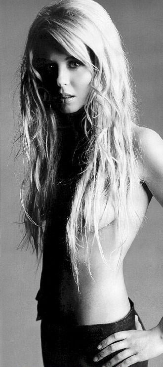 Tara Reid nude. Photo - 44