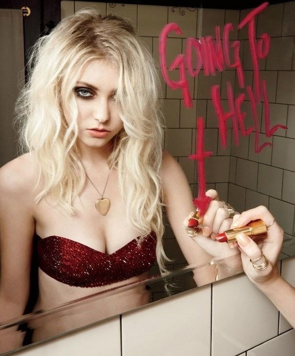 Taylor Momsen nude. Photo - 1