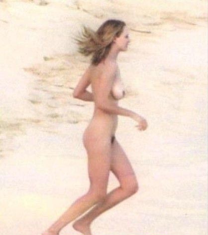 Uma Thurman nude. Photo - 9