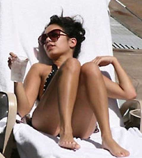 Vanessa Hudgens nude. Photo - 4